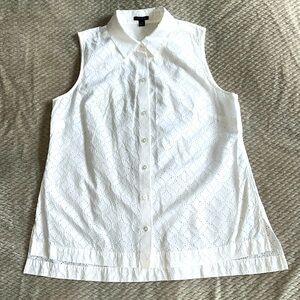 Sleeveless Laser Cut Button Front Cotton Top, M
